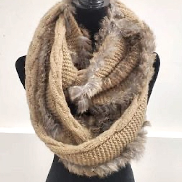 New Rudsak Authentic Rabbit Fur & Knit
Infinity Scarf neutral without tags⭐️⭐️⭐️ - Picture 17 of 17